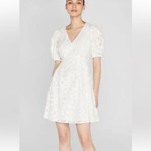 Club Monaco Textured Puff Sleeve V-Neck Dress Sz 8